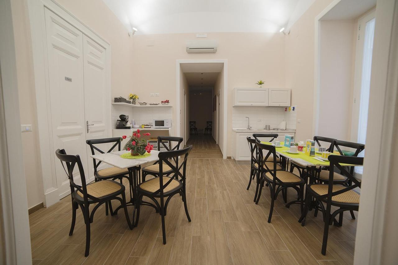 B&B Galleria Principe Di Napoli Exteriör bild