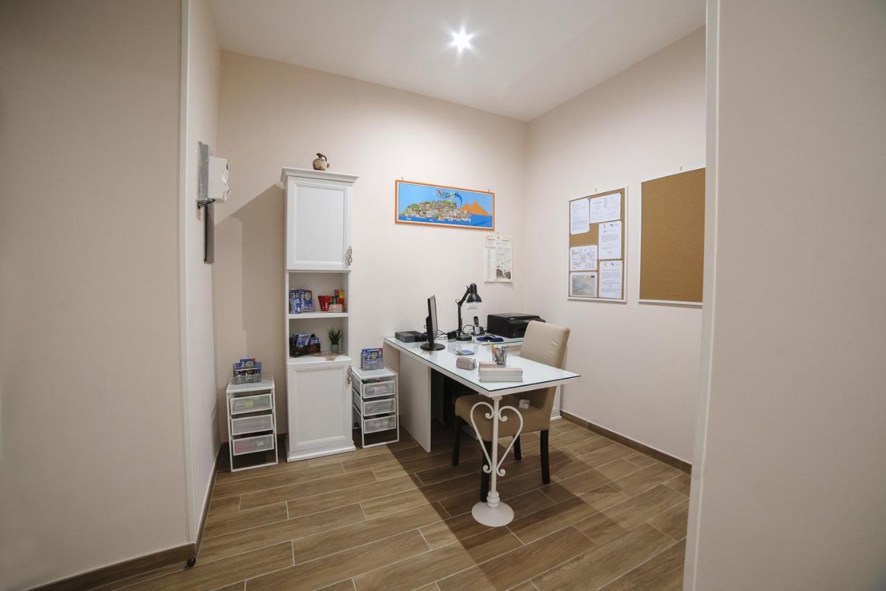 B&B Galleria Principe Di Napoli Exteriör bild